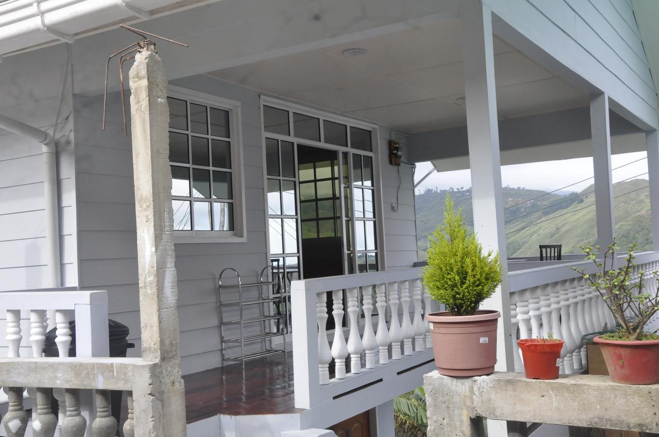 Azrien Homestay Kampong Kundassan Eksteriør billede